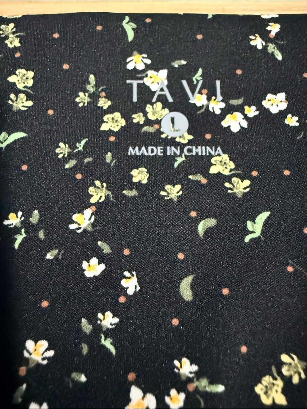 TAVI NWT TaviSculpt High Waisted 7/8 Leggings Tights Flourish Black Floral Large - Picture 7 of 10